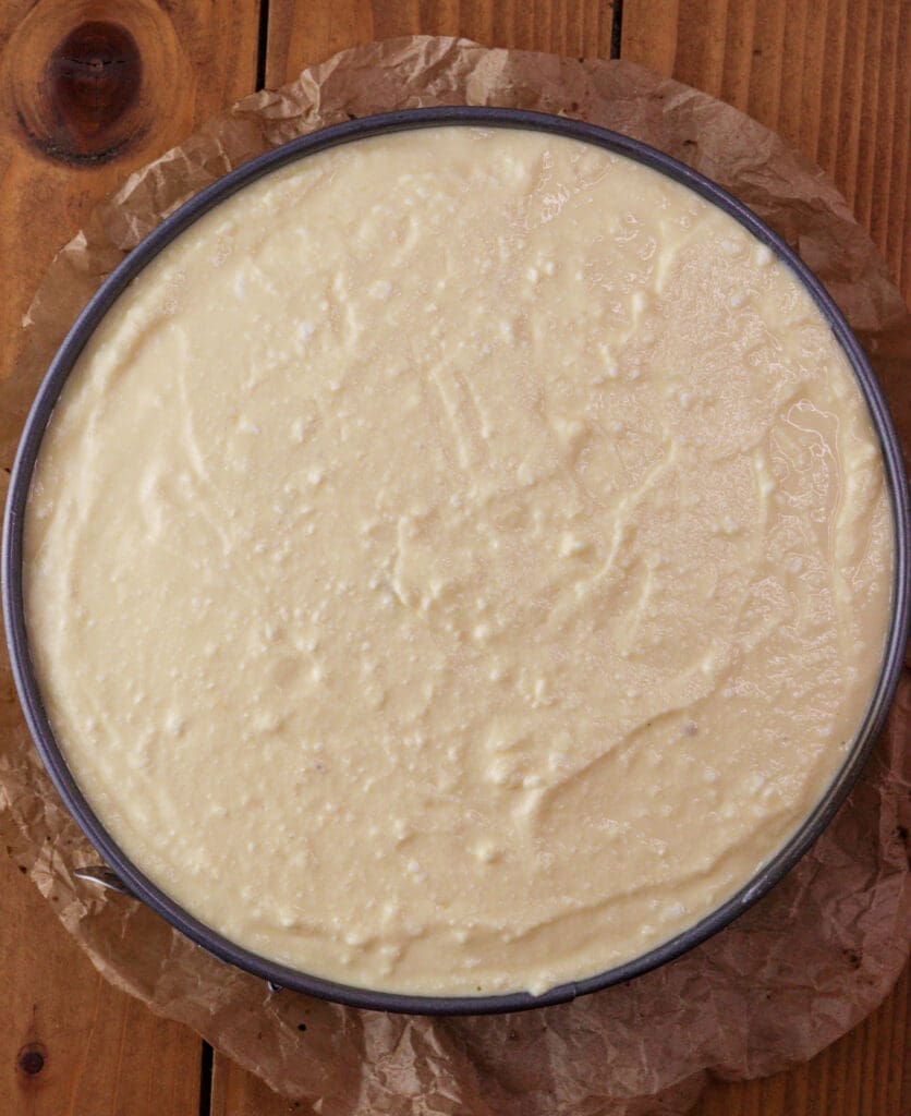 Cottage chese mixture in the baking pan.